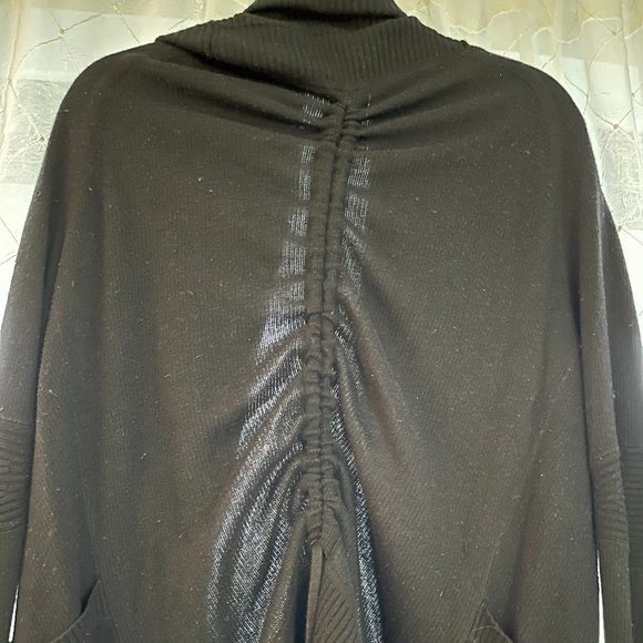 black and gray lululemon sweater - Picture 8 of 10